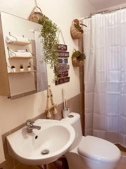 Cozy Quarters Ph Apartment Manila
